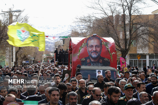 خاکسپاری سرلشکر شهید«غلامرضا سلیمانی» در فارسان