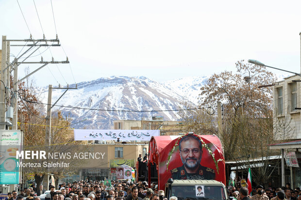 خاکسپاری سرلشکر شهید«غلامرضا سلیمانی» در فارسان