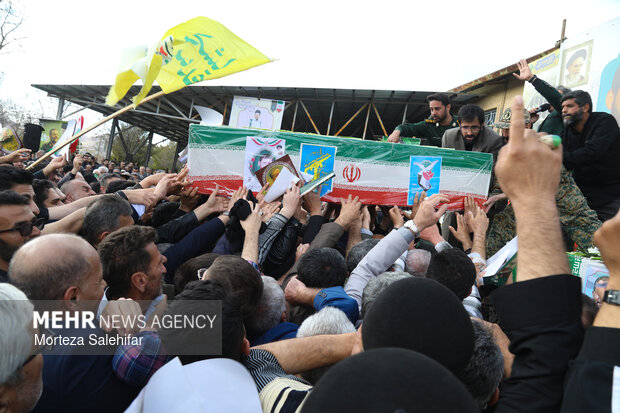 خاکسپاری سرلشکر شهید«غلامرضا سلیمانی» در فارسان