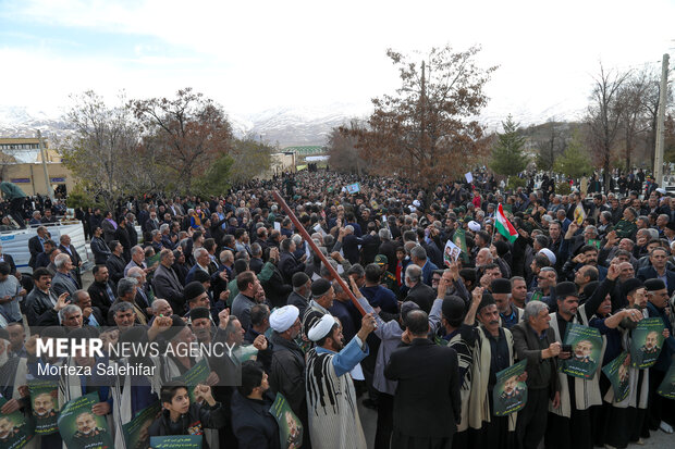 خاکسپاری سرلشکر شهید«غلامرضا سلیمانی» در فارسان