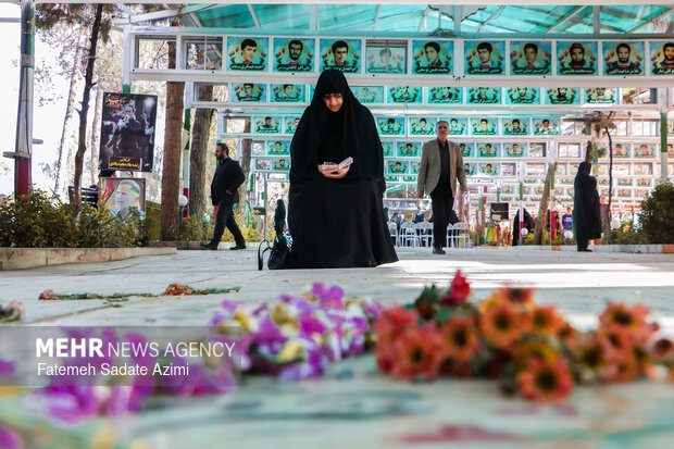 زیارت اهل قبور پنجشنبه آخر سال در قم