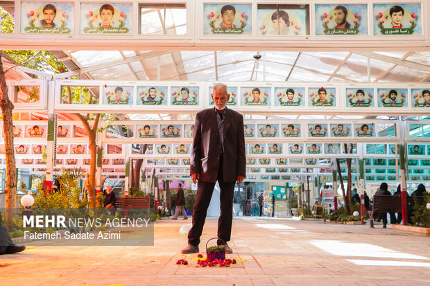 زیارت اهل قبور پنجشنبه آخر سال در قم