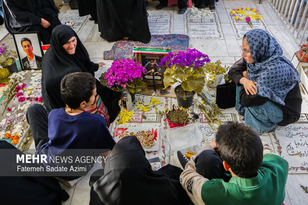 زیارت اهل قبور پنجشنبه آخر سال در قم