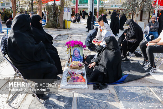 زیارت اهل قبور پنجشنبه آخر سال در قم