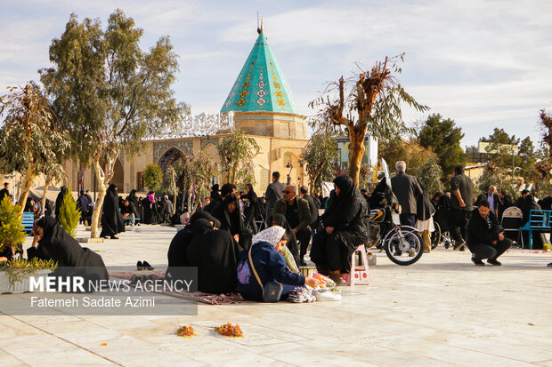 زیارت اهل قبور پنجشنبه آخر سال در قم