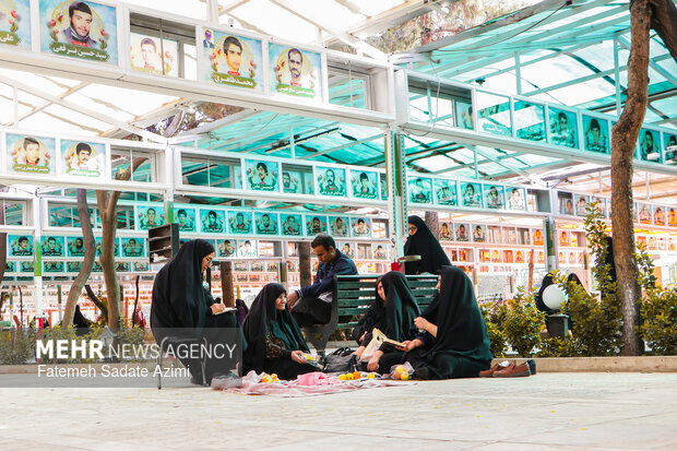 زیارت اهل قبور پنجشنبه آخر سال در قم