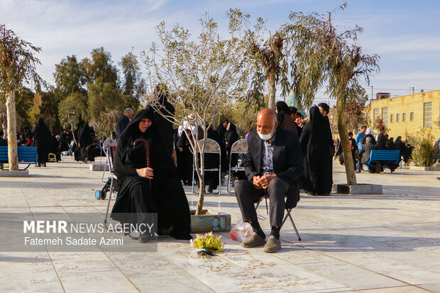 زیارت اهل قبور پنجشنبه آخر سال در قم