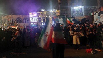 اجرای تئاتر آیینی به یاد شهدای نوجوان مدرسه میناب در مشگین شهر