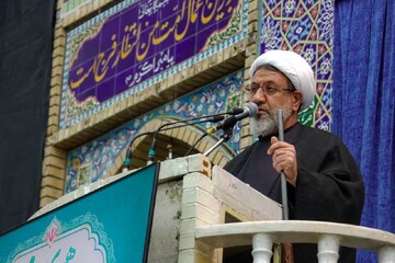 امام جمعه کرمان: دنیا تحت تأثیر دفاع مقدس ایران است