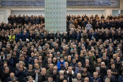 دلسوزی عملی و حضور در کنار مردم، رمز رونق نماز جمعه است
