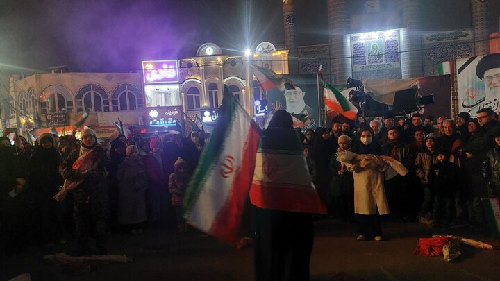 اجرای تئاتر آیینی به یاد شهدای نوجوان مدرسه میناب در مشگین شهر