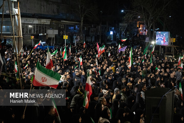 وداع مردم گرگان با پیکر شهدای ناو دنا