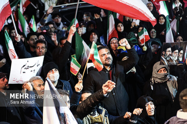 اجتماع هیئات مذهبی مشهد در بیعت با رهبر انقلاب