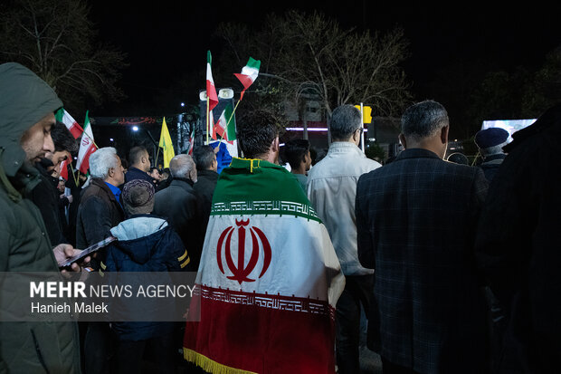 وداع مردم گرگان با پیکر شهدای ناو دنا