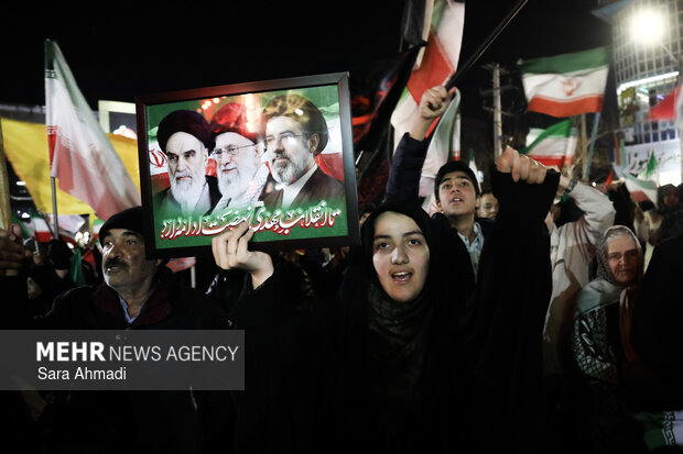 اجتماع هیئات مذهبی مشهد در بیعت با رهبر انقلاب