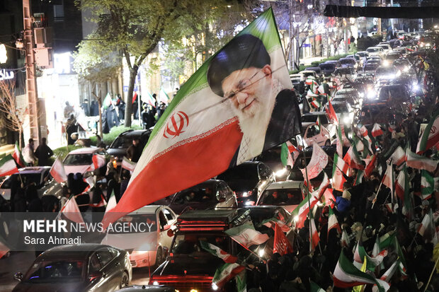 اجتماع هیئات مذهبی مشهد در بیعت با رهبر انقلاب