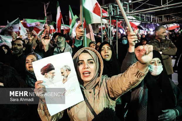 اجتماع هیئات مذهبی مشهد در بیعت با رهبر انقلاب