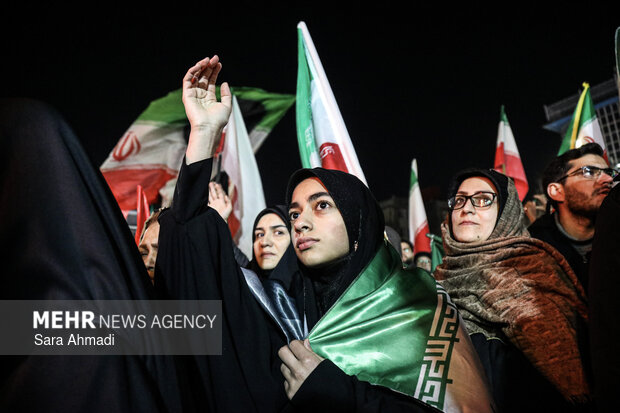 اجتماع هیئات مذهبی مشهد در بیعت با رهبر انقلاب