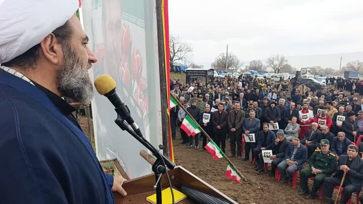 پیکر شهید «یوسف درویشی» در کوهدشت به خاک سپرده شد