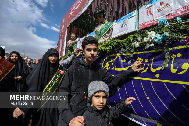 تشییع پیکر مطهر ۴ شهید جنگ رمضان در اراک