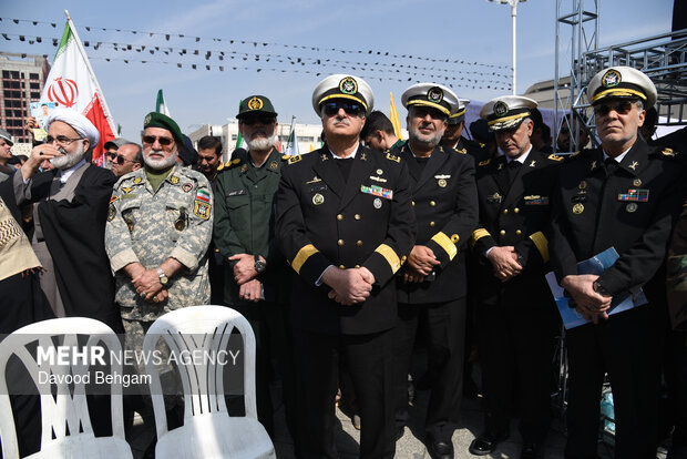 تشییع پیکر مطهر ۸ شهید ناو دنا در مشهد