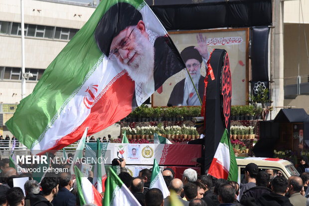 تشییع پیکر مطهر ۸ شهید ناو دنا در مشهد