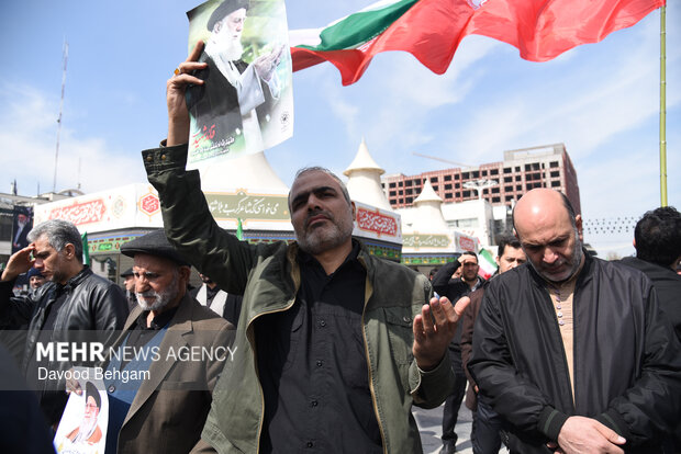 تشییع پیکر مطهر ۸ شهید ناو دنا در مشهد