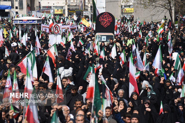 تشییع پیکر مطهر ۸ شهید ناو دنا در مشهد