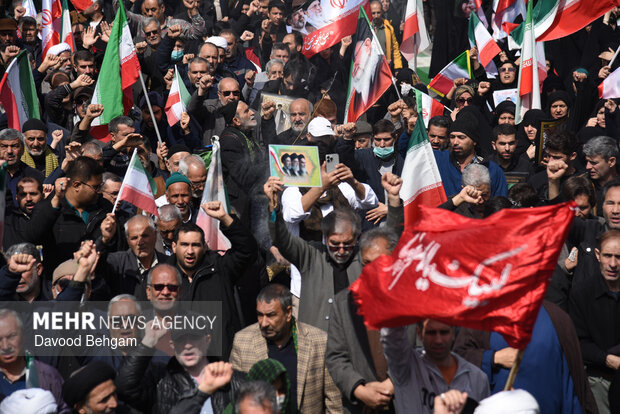 تشییع پیکر مطهر ۸ شهید ناو دنا در مشهد