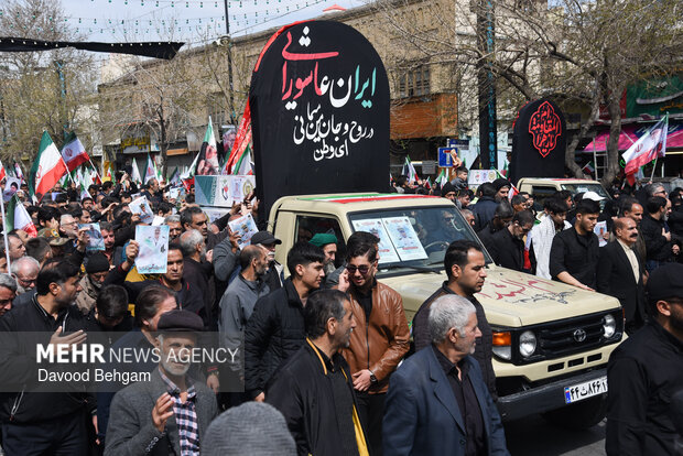 تشییع پیکر مطهر ۸ شهید ناو دنا در مشهد