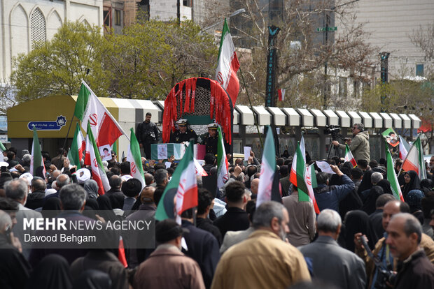 تشییع پیکر مطهر ۸ شهید ناو دنا در مشهد