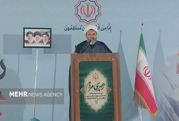 بصیرت و تبعیت از رهبر سلاح ملت ایران؛ دشمن ذلیل محکوم به نابودی است
