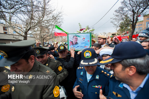 تشییع شهید «وحید لطفی ندائی» در همدان