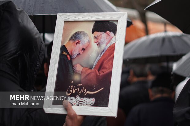 تشییع باشکوه شهدای ناو دنا در کرمانشاه 1