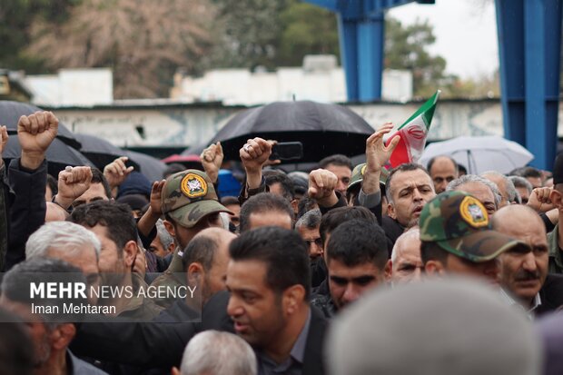 تشییع باشکوه شهدای ناو دنا در کرمانشاه 1