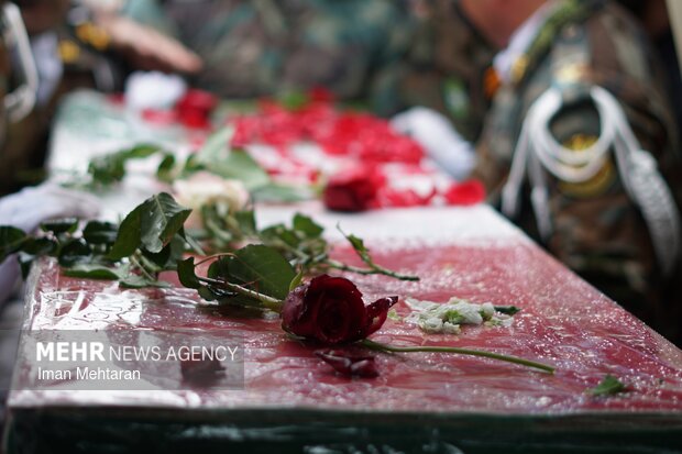 تشییع باشکوه شهدای ناو دنا در کرمانشاه 1