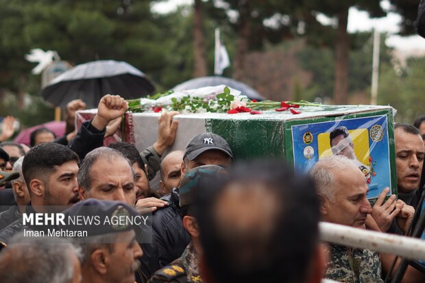 تشییع باشکوه شهدای ناو دنا در کرمانشاه 1