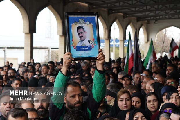 تشییع باشکوه شهدای ناو دنا در کرمانشاه 1