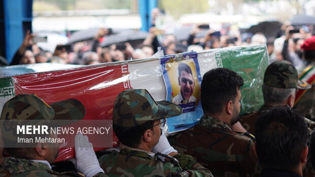 تشییع باشکوه شهدای ناو دنا در کرمانشاه 1