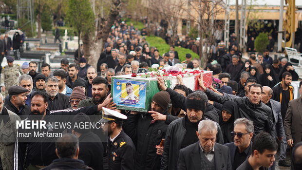 تشییع باشکوه شهدای ناو دنا در کرمانشاه 1