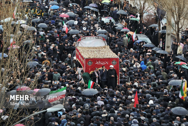 تشییع و تدفین ۱۳ بسیجی شهید محله قراملک تبریز