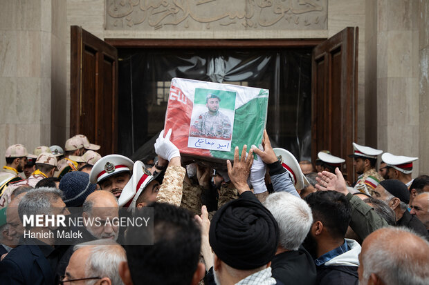 تشییع پیکر شهدای ناو دنا در گرگان