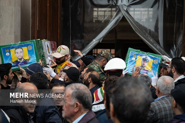 تشییع پیکر شهدای ناو دنا در گرگان