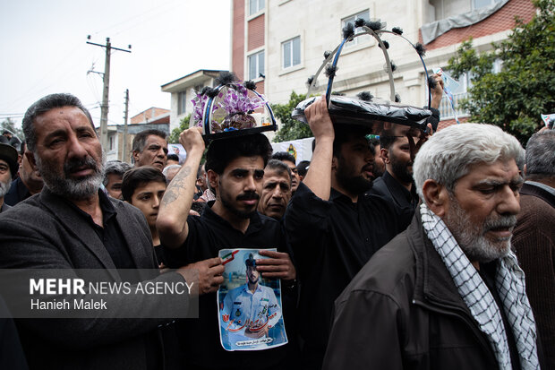 تشییع پیکر شهدای ناو دنا در گرگان