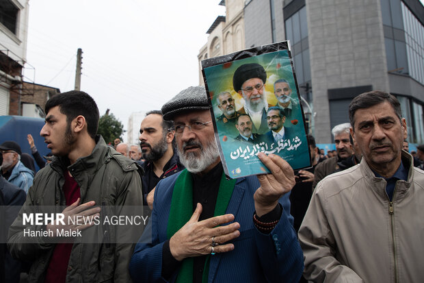 تشییع پیکر شهدای ناو دنا در گرگان