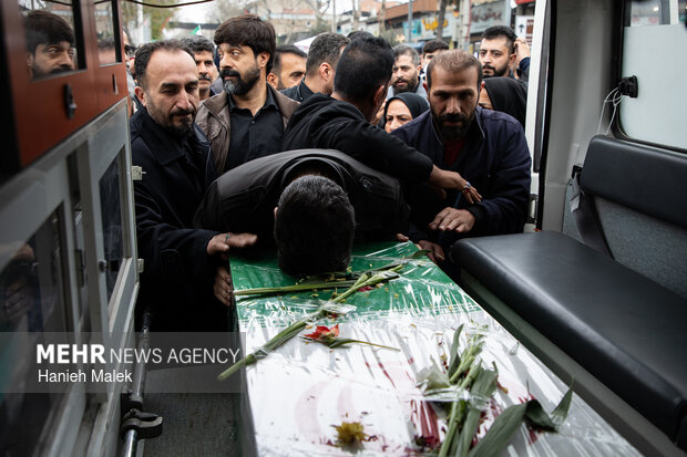 تشییع پیکر شهدای ناو دنا در گرگان