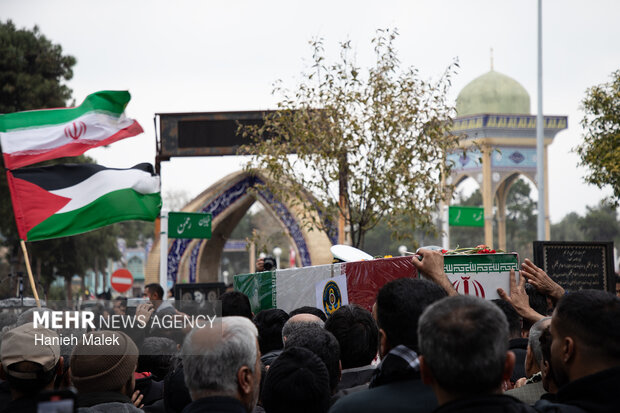 تشییع پیکر شهدای ناو دنا در گرگان