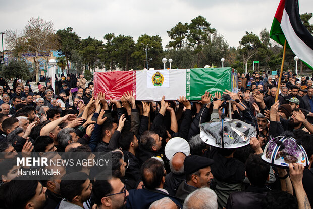 تشییع پیکر شهدای ناو دنا در گرگان