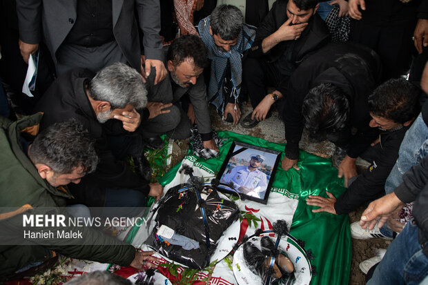 تشییع پیکر شهدای ناو دنا در گرگان