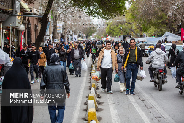 بازار قزوین در ساعات پایانی سال ۱۴۰۴